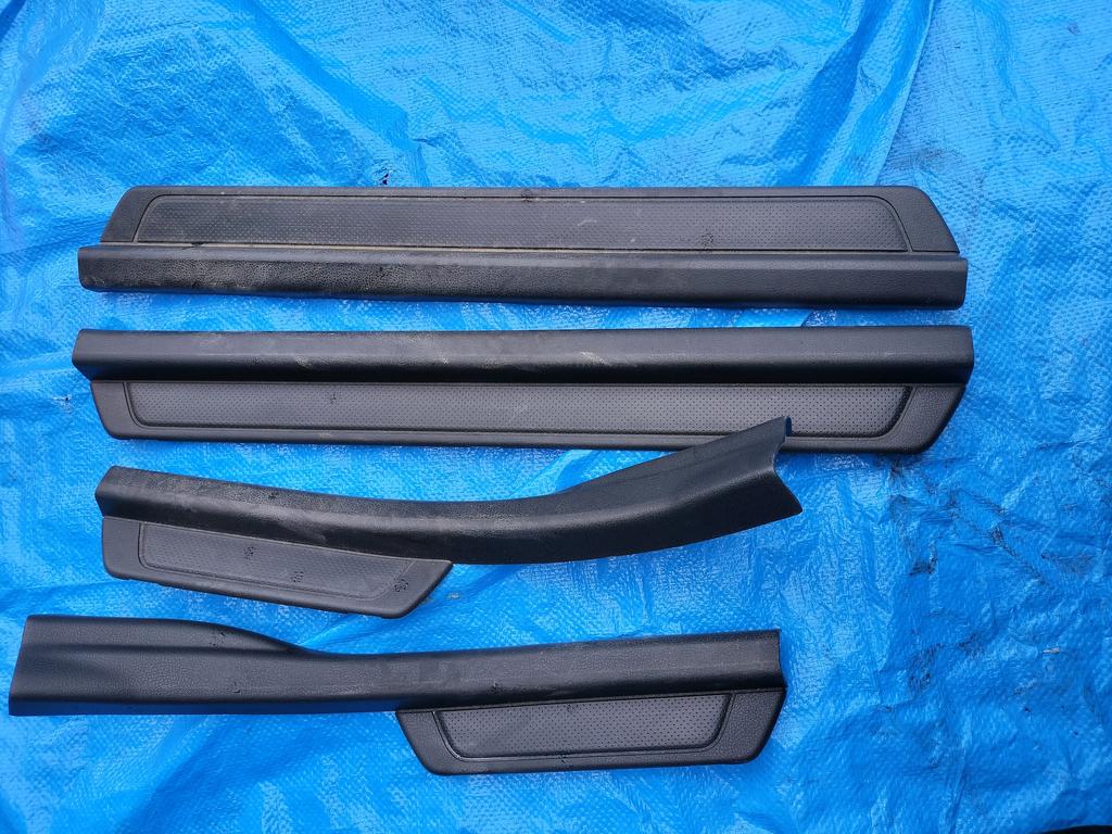 PISADERA DE PUERTA NISSAN WINGROAD 2005-2018 WAGON Y12 JY12