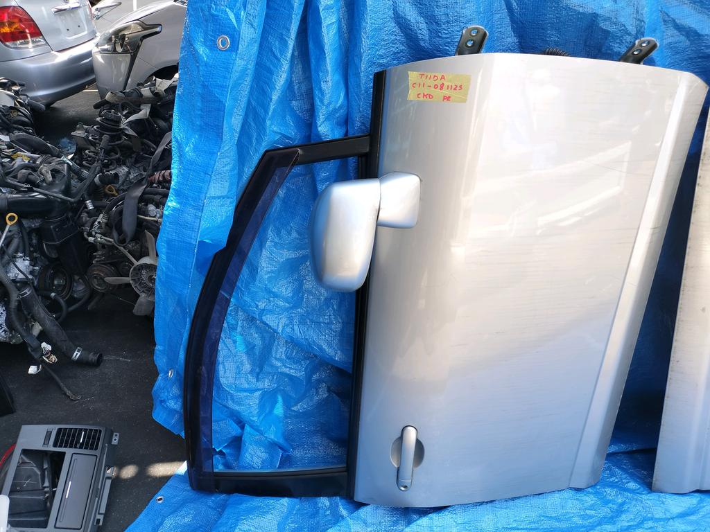 PUERTA DELANTERA RH NISSAN TIIDA 2004-2012 SEDAN SC11 SJC11