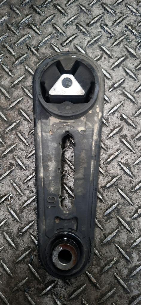 SOPORTE DE MOTOR PUENTE NISSAN TIIDA 2004-2012 SEDAN SC11 SJC11