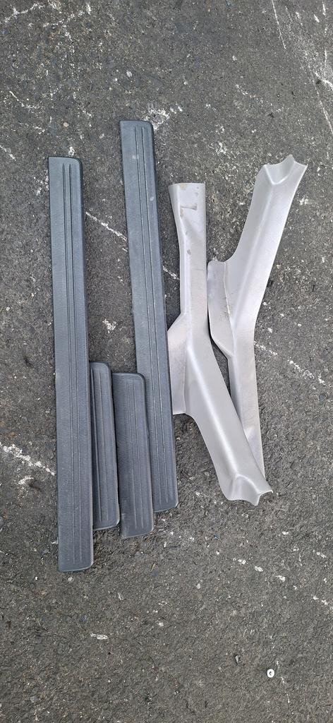 PISADERA DE PUERTA NISSAN SUNNY 1998-2004 SEDAN B15 SB15