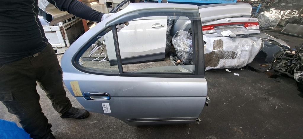 PUERTA POSTERIOR RH NISSAN SUNNY 1998-2004 SEDAN B15 SB15