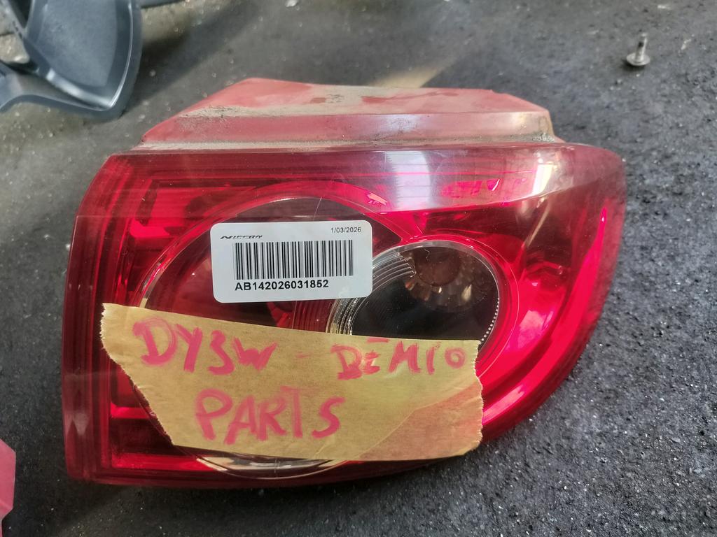 FARO POSTERIOR RH MAZDA DEMIO 2002-2007 HATCHBACK DY3R DY5W