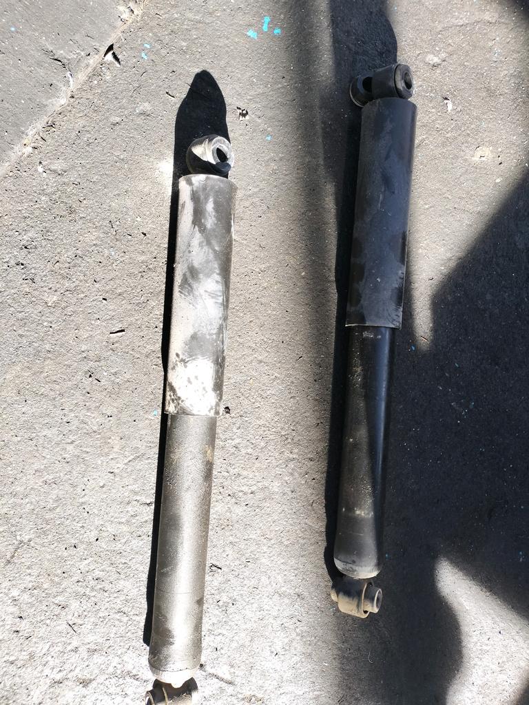 AMORTIGUADOR TIPO CARTUCHO PAR NISSAN AD VAN 2006-2021 VAN VY12 Y12