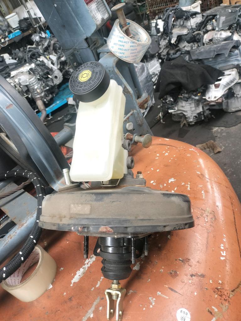 BOMBA DE FRENO TOYOTA BB 2000-2005 HATCHBACK NCP30 NCP35