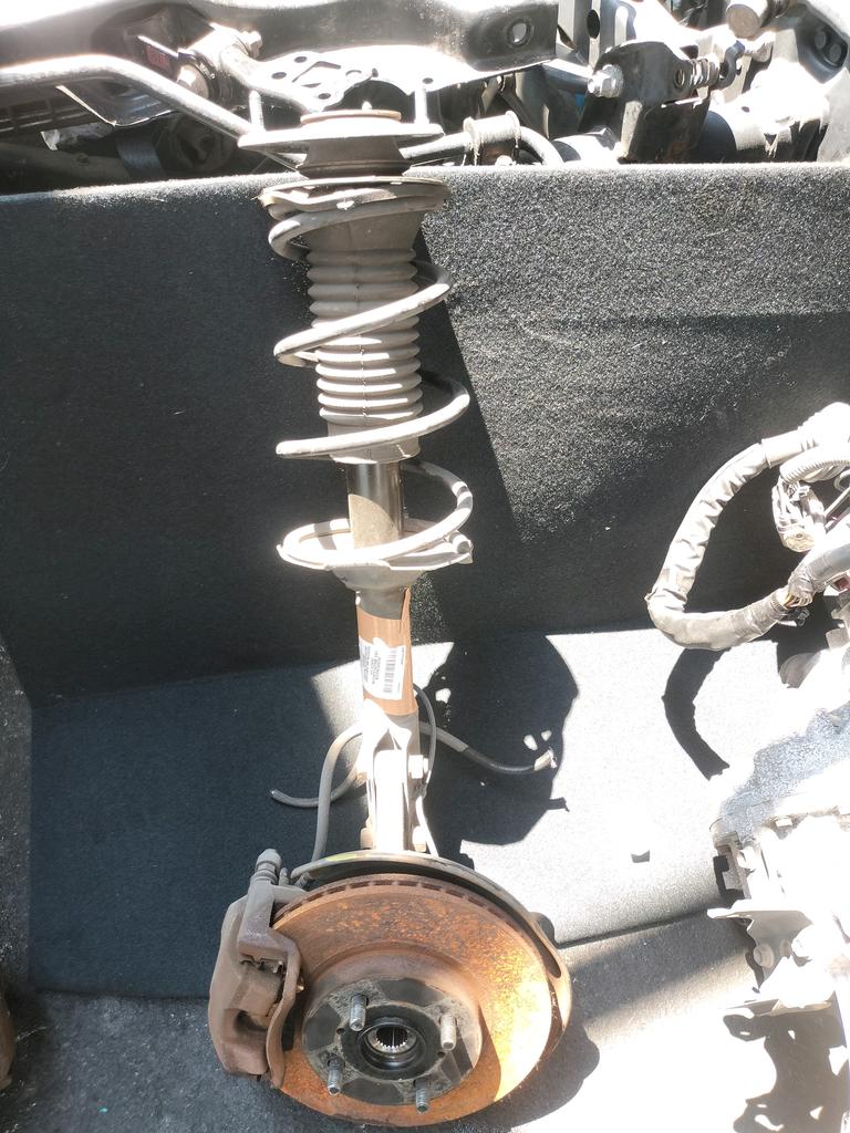 SUSPENSION DEL.MACPHERSON DISCO LH TOYOTA BB 2000-2005 HATCHBACK NCP30 NCP35