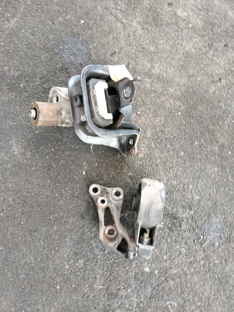 SOPORTE DE MOTOR TOYOTA PORTE 2004-2012 HATCHBACK NNP10 NNP15