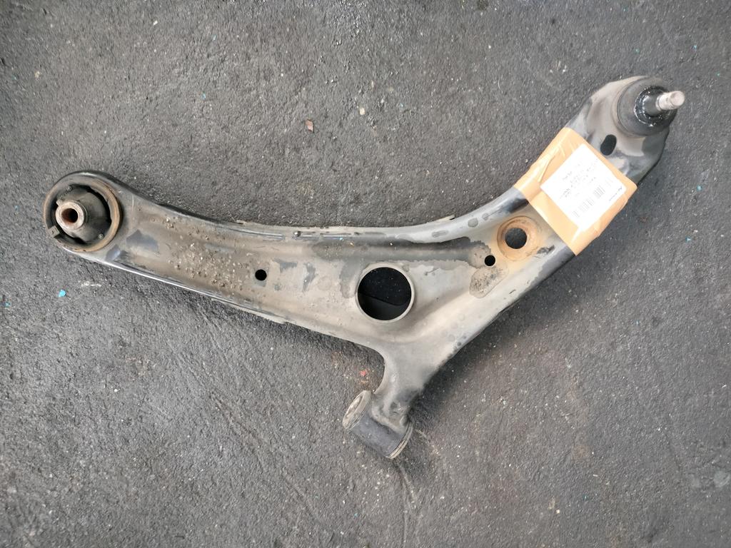 TRAPECIO RH TOYOTA PORTE 2004-2012 HATCHBACK NNP10 NNP15