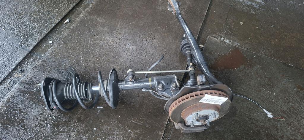 SUSPENSION DEL.MACPHERSON DISCO LH TOYOTA SPACIO 2001-2007 MINIVAN NZE121 ZZE124N