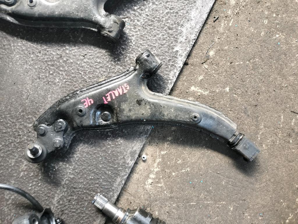 TRAPECIO RH TOYOTA STARLET 1989-1996 HATCHBACK EP80 NP80