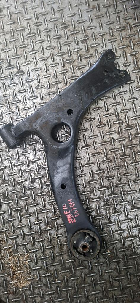 TRAPECIO LH TOYOTA WISH 2003-2009 WAGON ANE10G ZNE14G