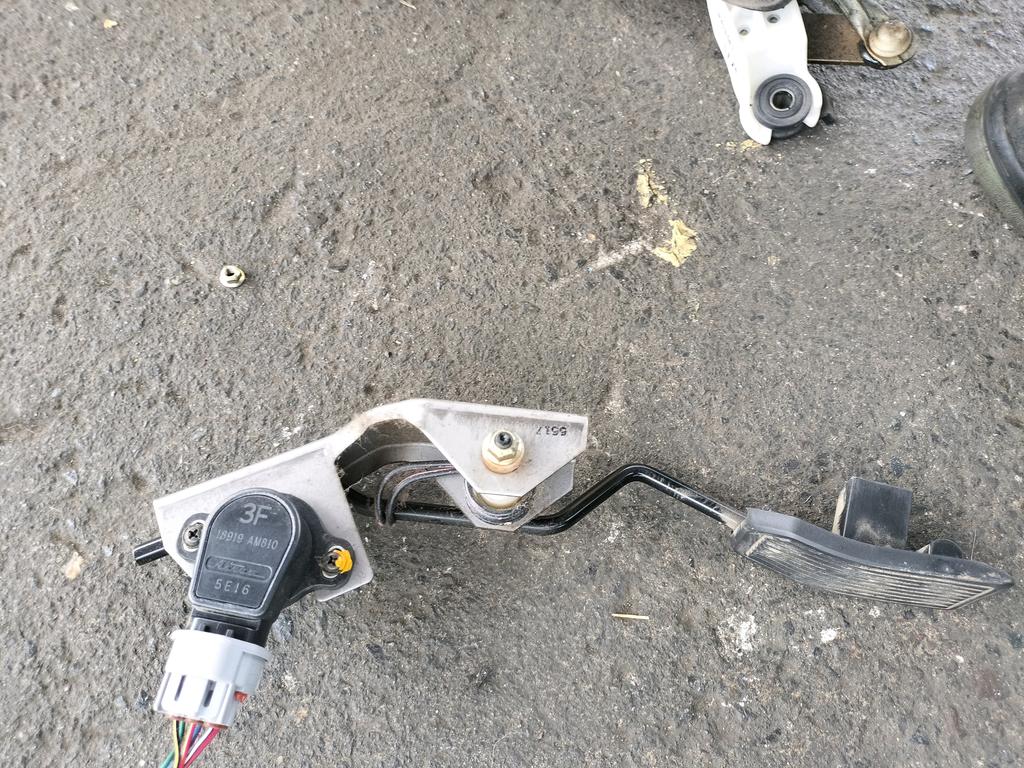 PEDAL DE ACELERADOR NISSAN QG15