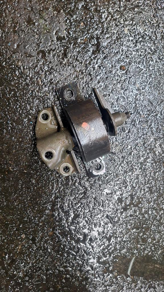 SOPORTE DE MOTOR NISSAN QG15
