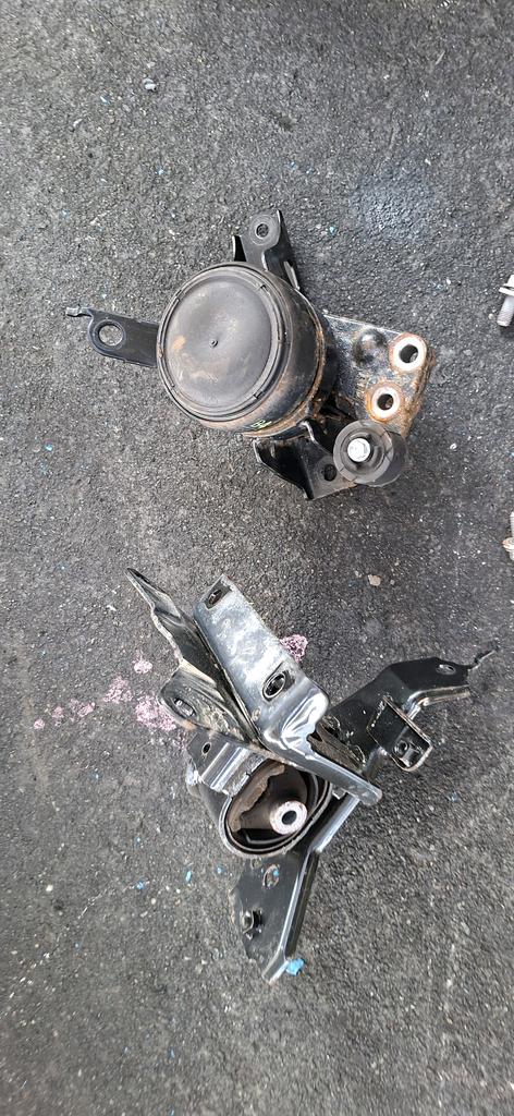 SOPORTE DE MOTOR TOYOTA 1NZ