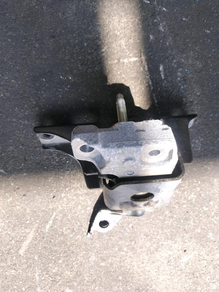SOPORTE DE MOTOR TOYOTA 1NR