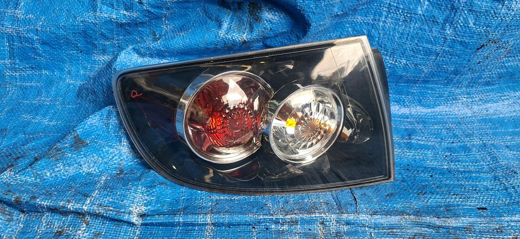 FARO POSTERIOR LH MAZDA AXELA 2003-2009 SEDAN BKEP BK5P