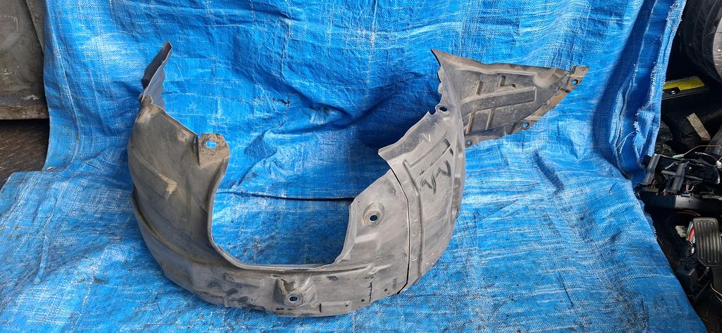 PLASTICO DE GUARDAFANGO RH MAZDA AXELA 2003-2009 SEDAN BKEP BK5P