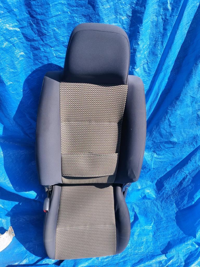 ASIENTO DELANTERO LH MAZDA FAMILIA 1999-2008 VAN VY11 VFNY11