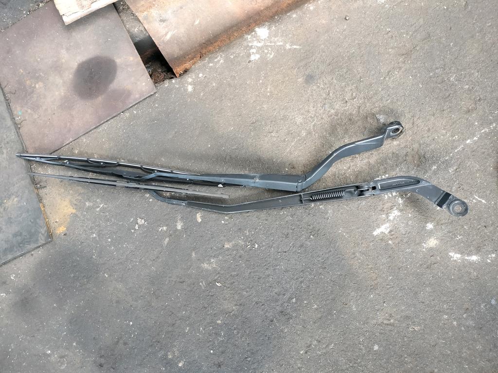 BRAZO DE LIMPIAPARABRIZA PLUMILLA DELANTERO PAR MAZDA FAMILIA 1999-2008 VAN VY11 VFNY11