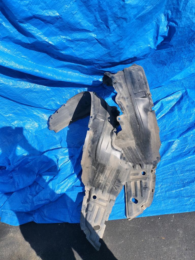 PLASTICO DE GUARDAFANGO PAR MAZDA FAMILIA 1999-2008 VAN VY11 VFNY11