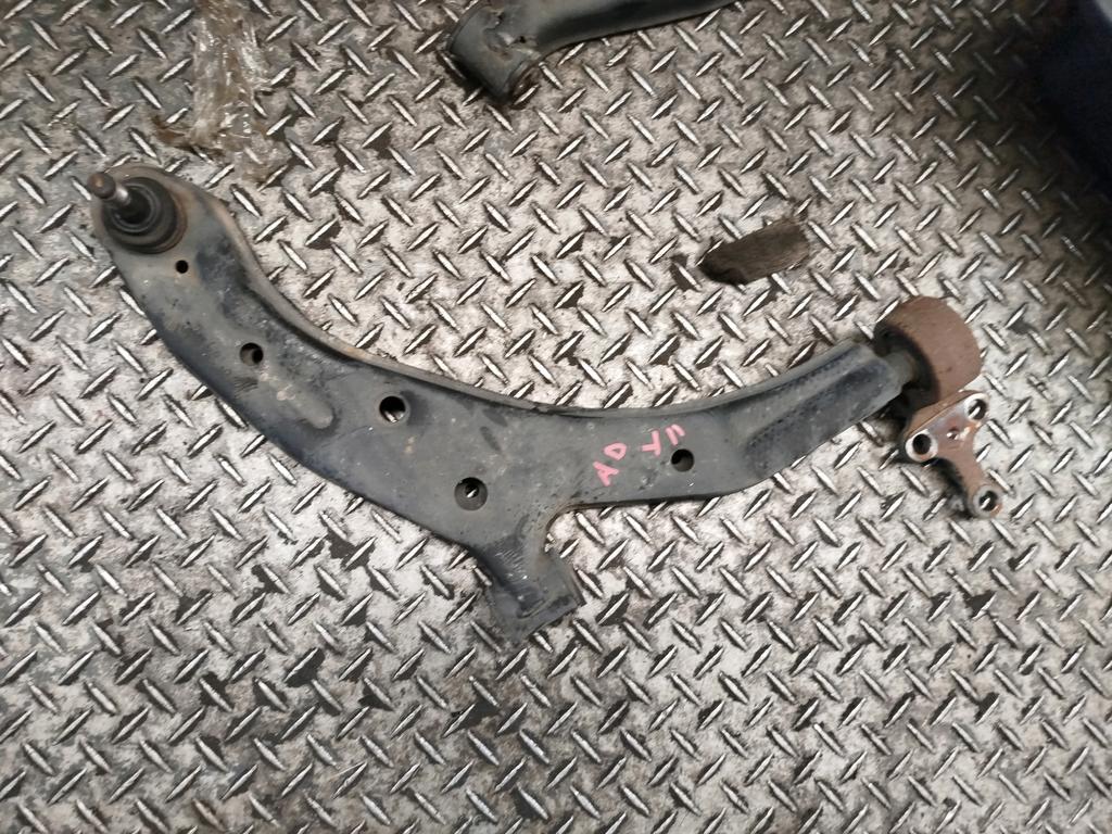 TRAPECIO RH NISSAN AD VAN 1999-2008 VAN VFY11 WHNY11
