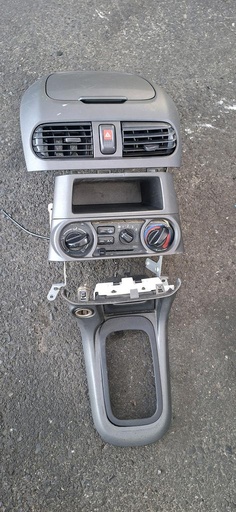 [HWAM26] CONSOLA DE RADIO NISSAN SUNNY 1998-2004 SEDAN B15 SB15