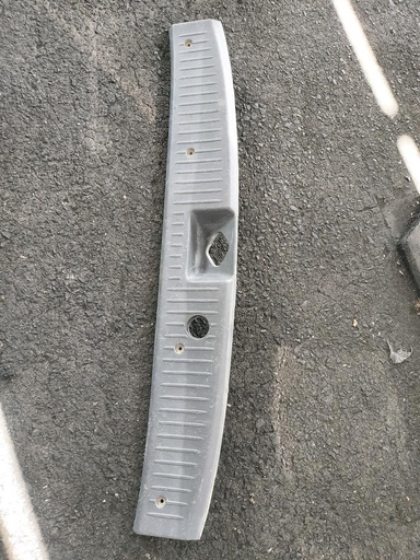 [W62BWV] PISADERA DE COMPUERTA NISSAN AD VAN 2006-2021 VAN VY12 Y12