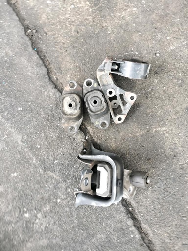[AZ97RB] SOPORTE DE MOTOR TOYOTA 2NZ