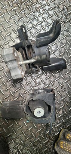 [SVV7AU] SOPORTE DE MOTOR TOYOTA 3ZR