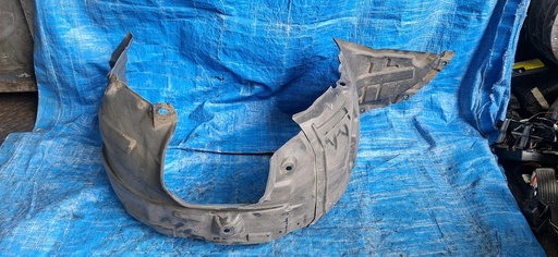 [ZYZVR9] PLASTICO DE GUARDAFANGO RH MAZDA AXELA 2003-2009 SEDAN BKEP BK5P