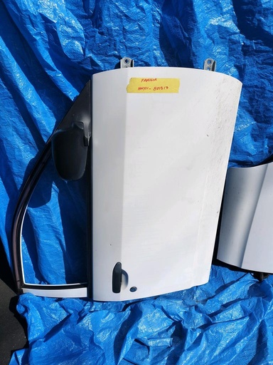 [W4CVGV] PUERTA DELANTERA RH MAZDA FAMILIA 1999-2008 VAN VY11 VFNY11
