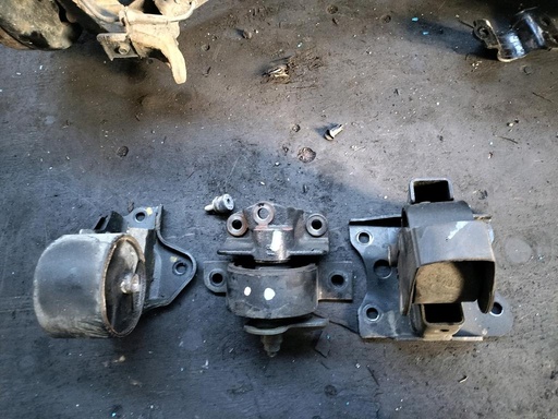 [RAEGFV] SOPORTE DE MOTOR MAZDA FAMILIA 1999-2008 VAN VY11 VFNY11